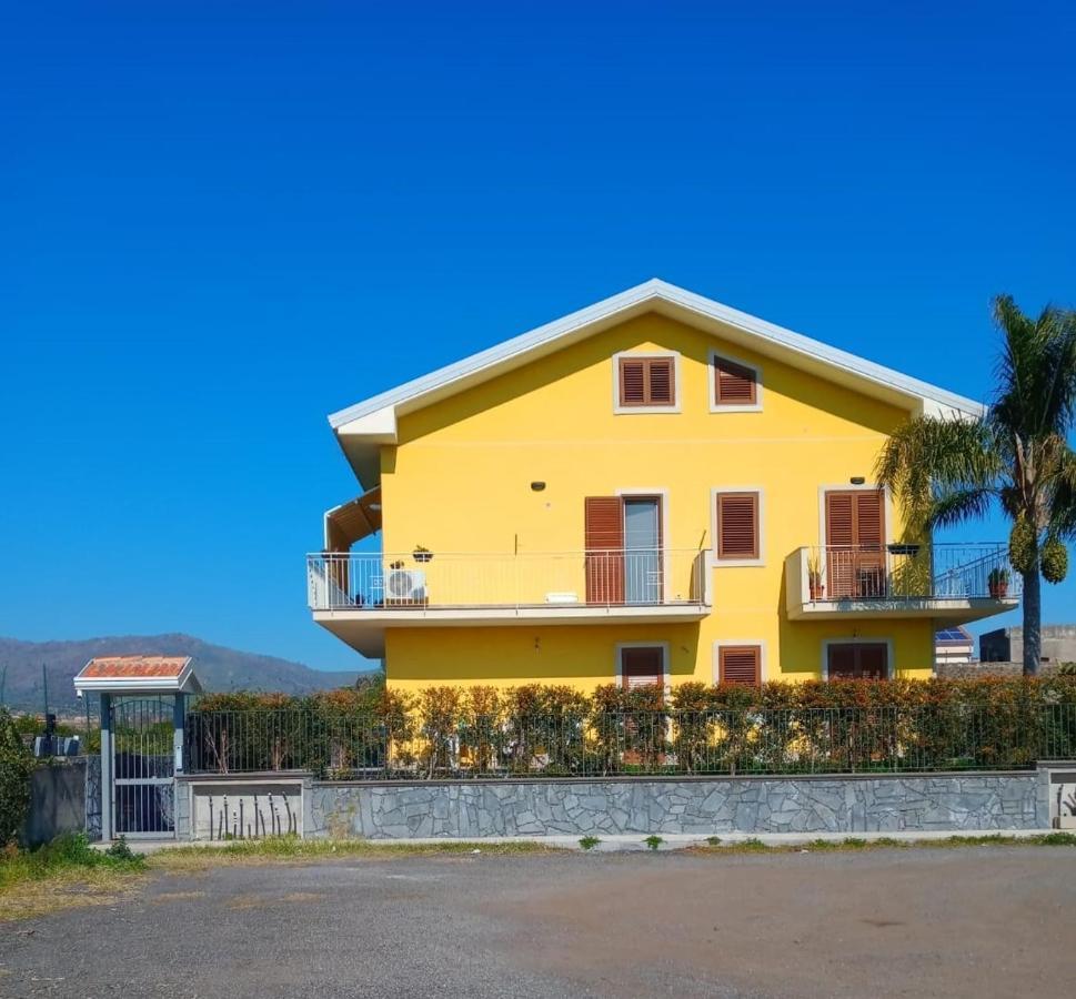 Apartamento Yellow House Fiumefreddo di Sicilia Exterior foto